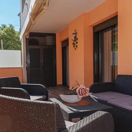 Parrot's House Apartman Lloret de Mar