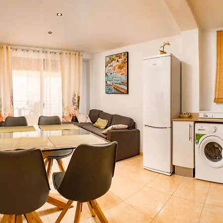 Parrot's House Lloret de Mar