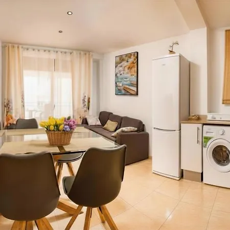 Parrot's House Апартаменты *