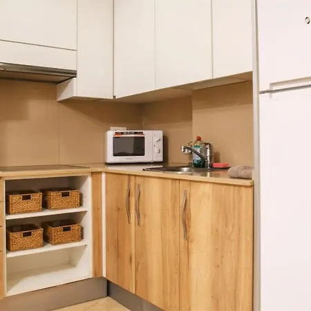 Parrot's House Апартаменты *