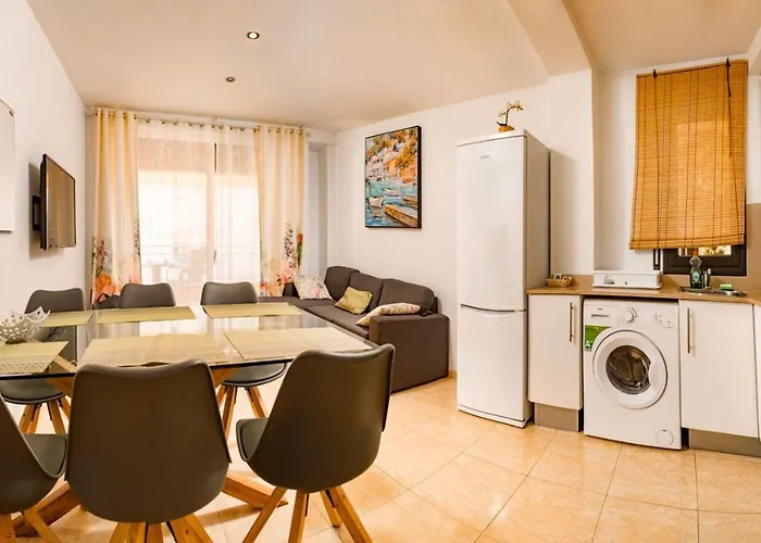 Parrot's House يوريت دي مار