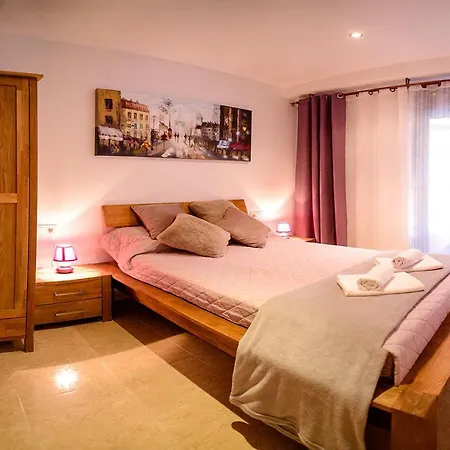 Apartament Parrot's House *