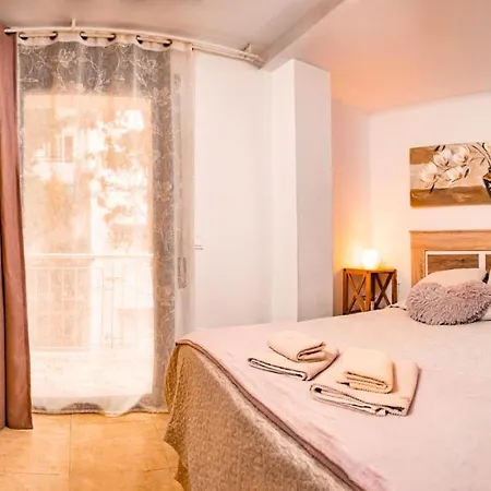 Parrot's House Lloret de Mar